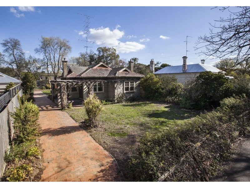 13 Carlton Street, Lake Wendouree VIC 3350