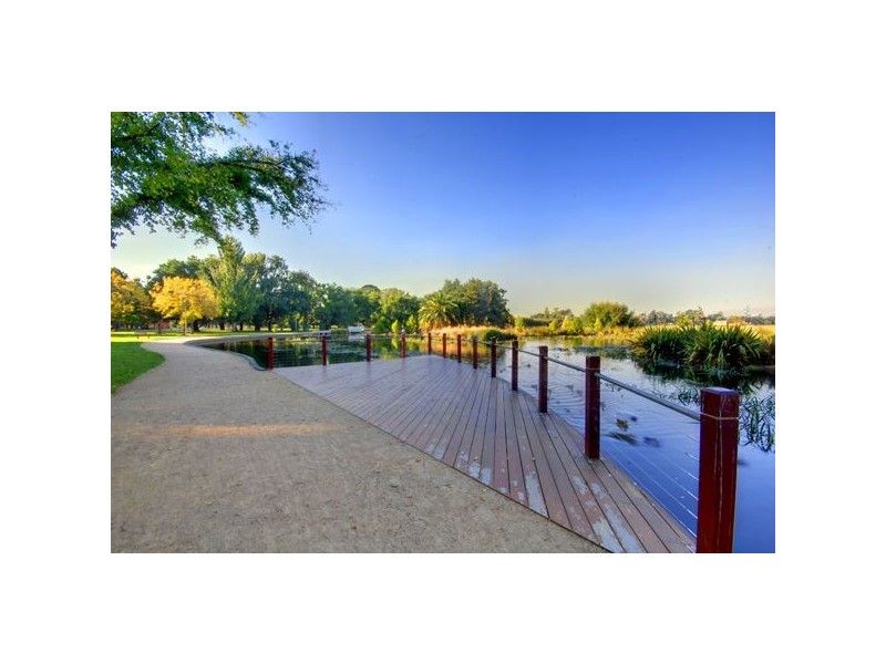 13 Carlton Street, Lake Wendouree VIC 3350