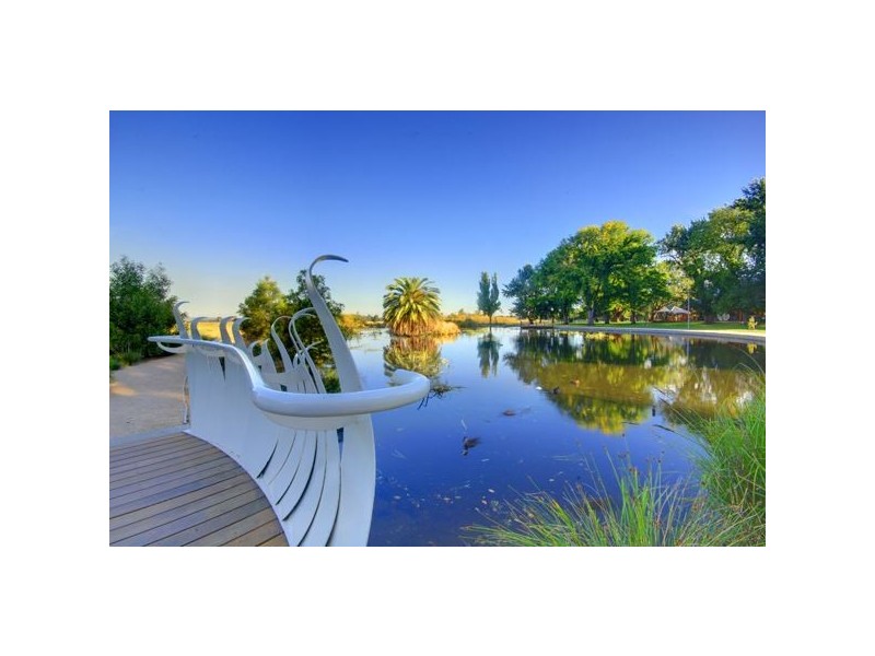 13 Carlton Street, Lake Wendouree VIC 3350