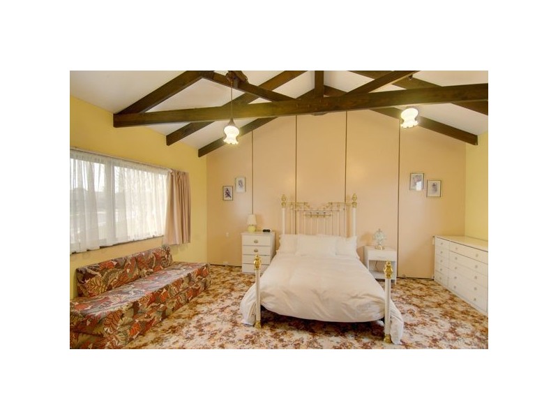 26 Cambridge Street, Wendouree VIC 3355