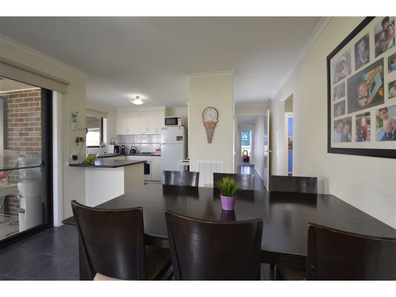 6 Menhennet Drive, Delacombe VIC 3356