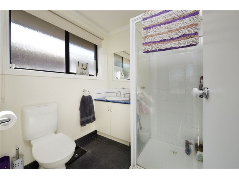 6 Menhennet Drive, Delacombe VIC 3356