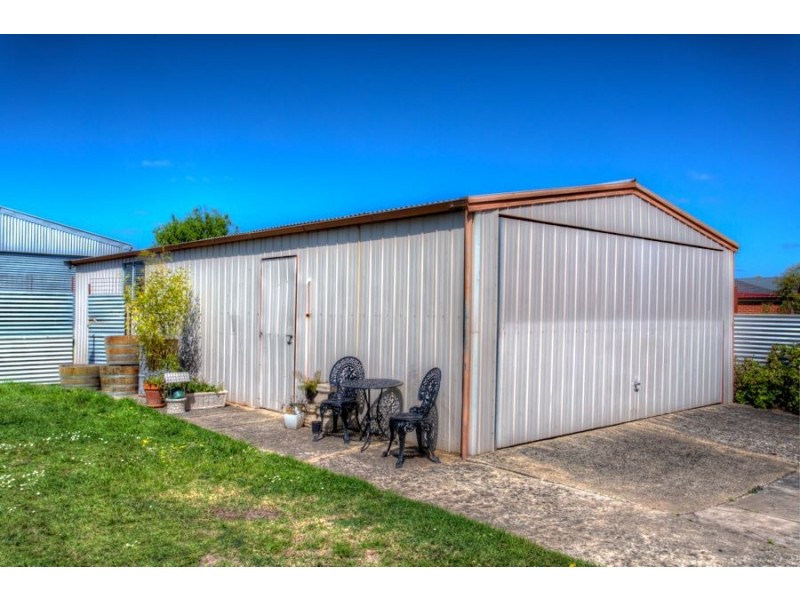 12 Park Street, Wendouree VIC 3355