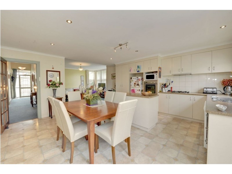 811 Urquhart Street, Newington VIC 3350