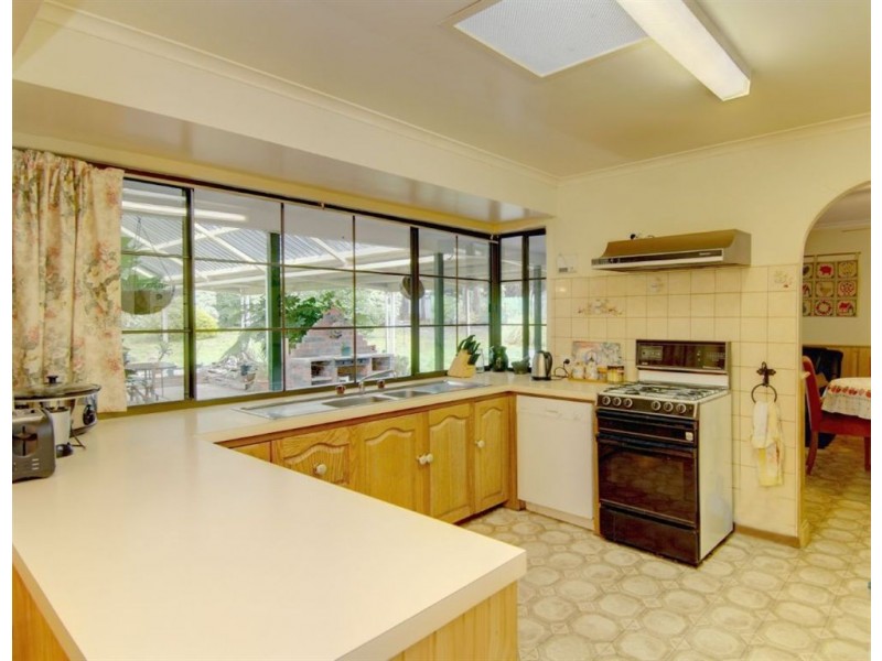 10 Lantana Road, Enfield VIC 3352