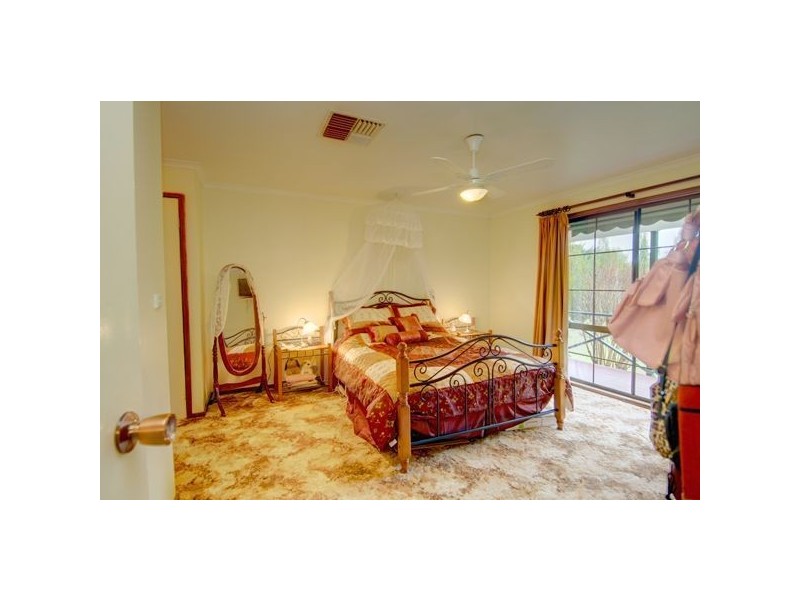 10 Lantana Road, Enfield VIC 3352