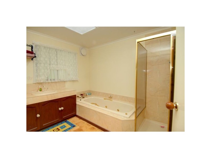 10 Lantana Road, Enfield VIC 3352