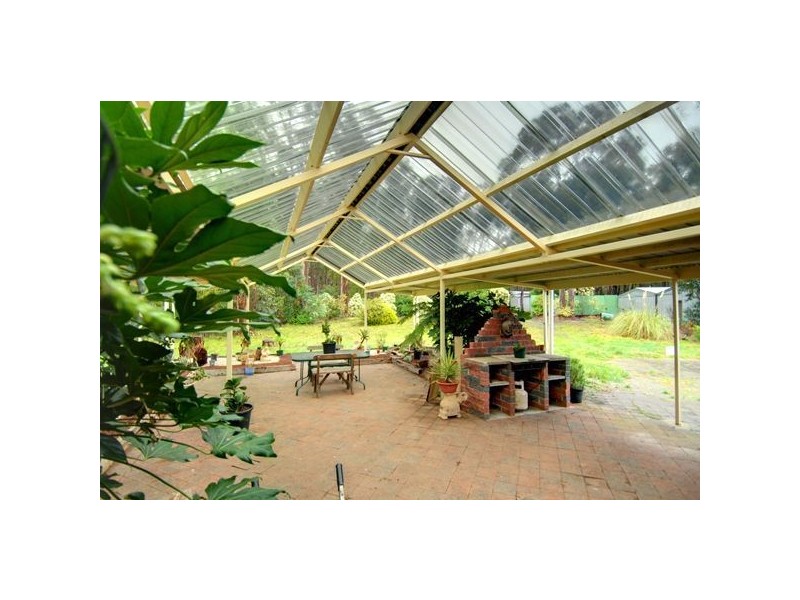 10 Lantana Road, Enfield VIC 3352