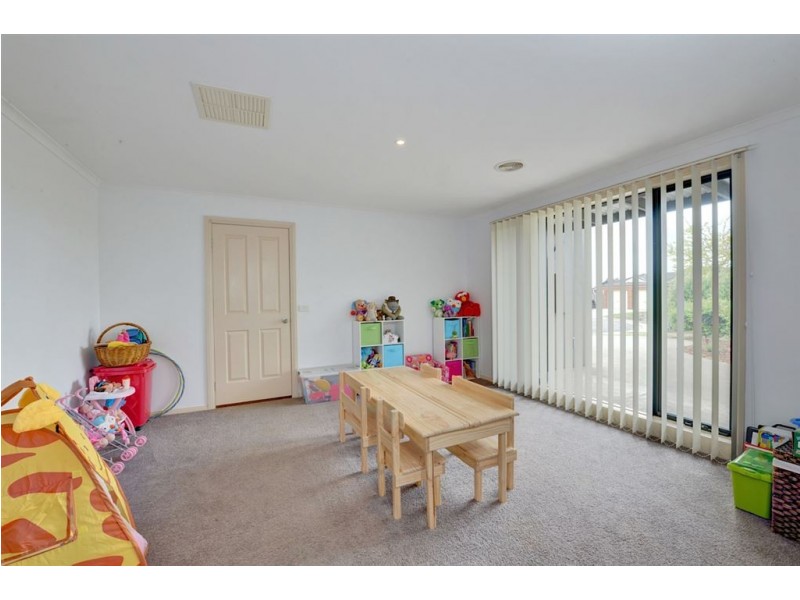 6 Hanwood Close, Delacombe VIC 3356