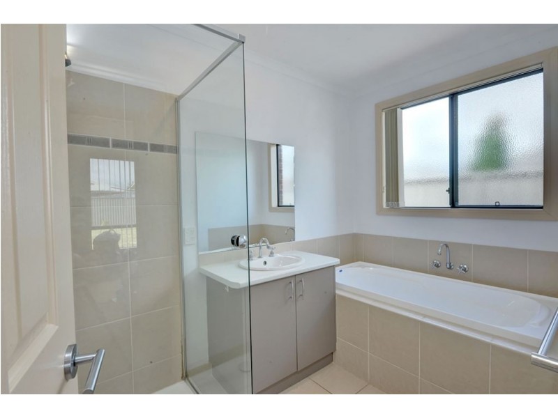 6 Hanwood Close, Delacombe VIC 3356