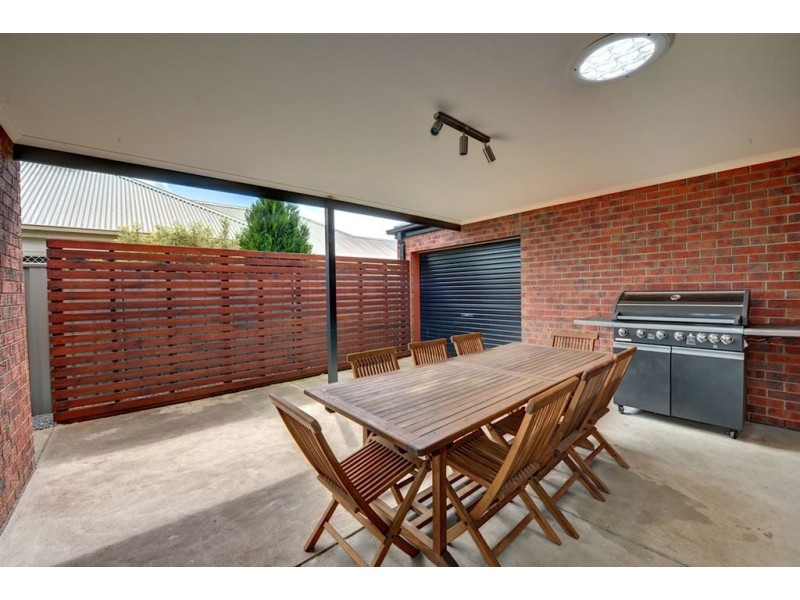 6 Hanwood Close, Delacombe VIC 3356