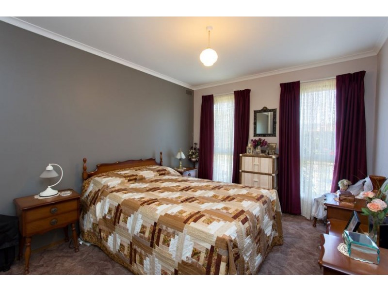 16 John Street, Wendouree VIC 3355