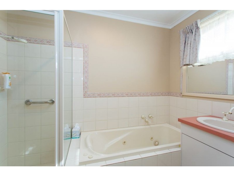 16 John Street, Wendouree VIC 3355