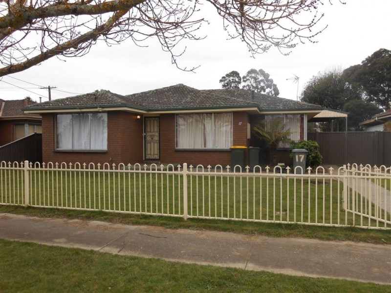 17 Gladstone Street, Sebastopol VIC 3356