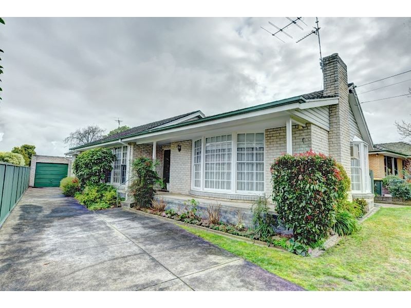 19 Lavinia Drive, Ballarat North VIC 3350