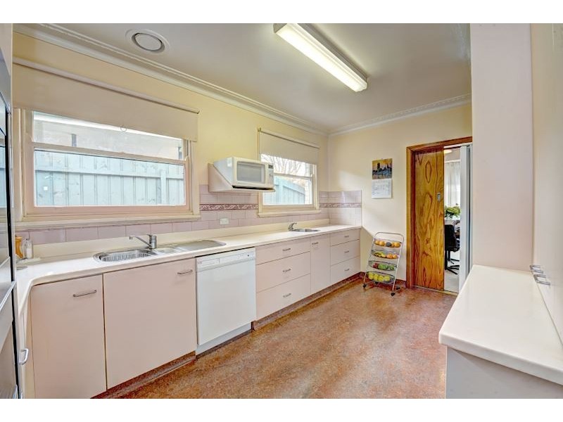 19 Lavinia Drive, Ballarat North VIC 3350