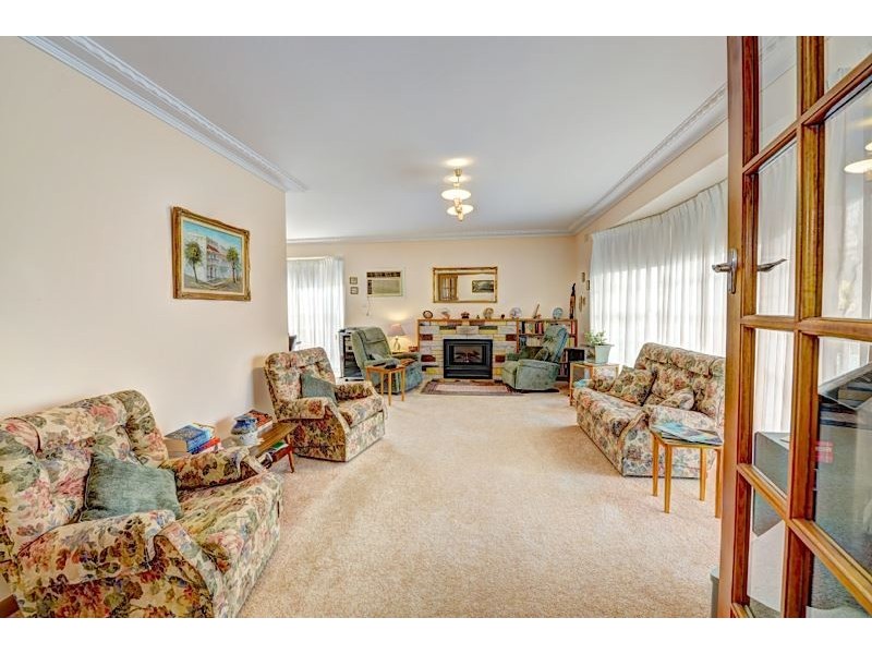 19 Lavinia Drive, Ballarat North VIC 3350