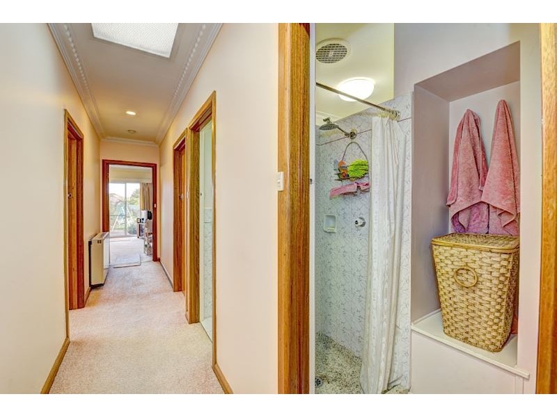 19 Lavinia Drive, Ballarat North VIC 3350