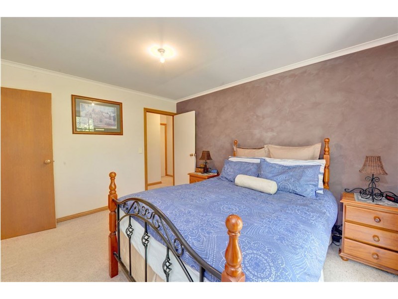 395 State Forrest Road, Ross Creek VIC 3351