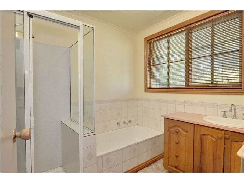 395 State Forrest Road, Ross Creek VIC 3351