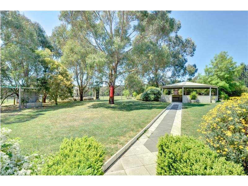 395 State Forrest Road, Ross Creek VIC 3351