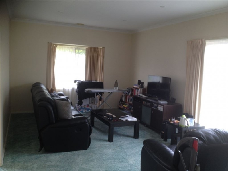 2/24 Queen Victoria Street, Newington VIC 3350