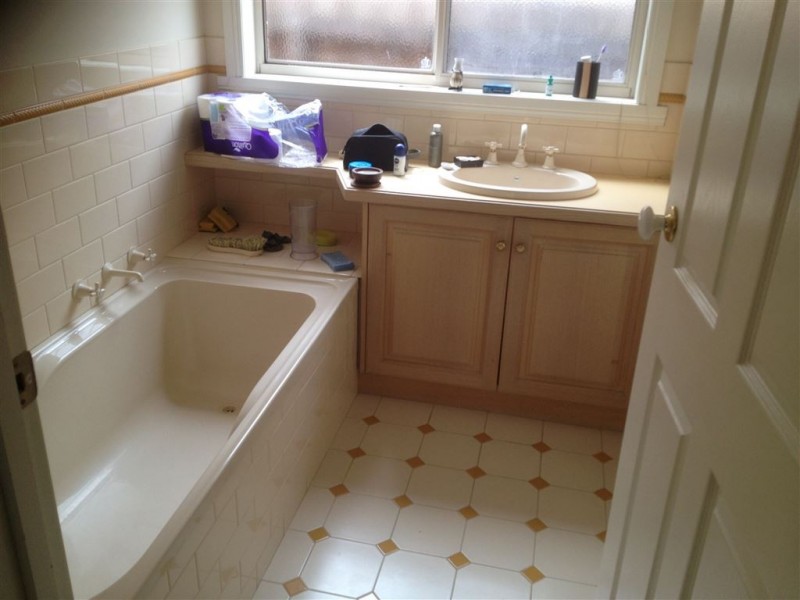 2/24 Queen Victoria Street, Newington VIC 3350