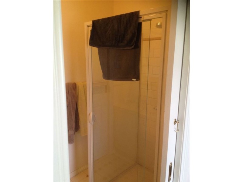 2/24 Queen Victoria Street, Newington VIC 3350