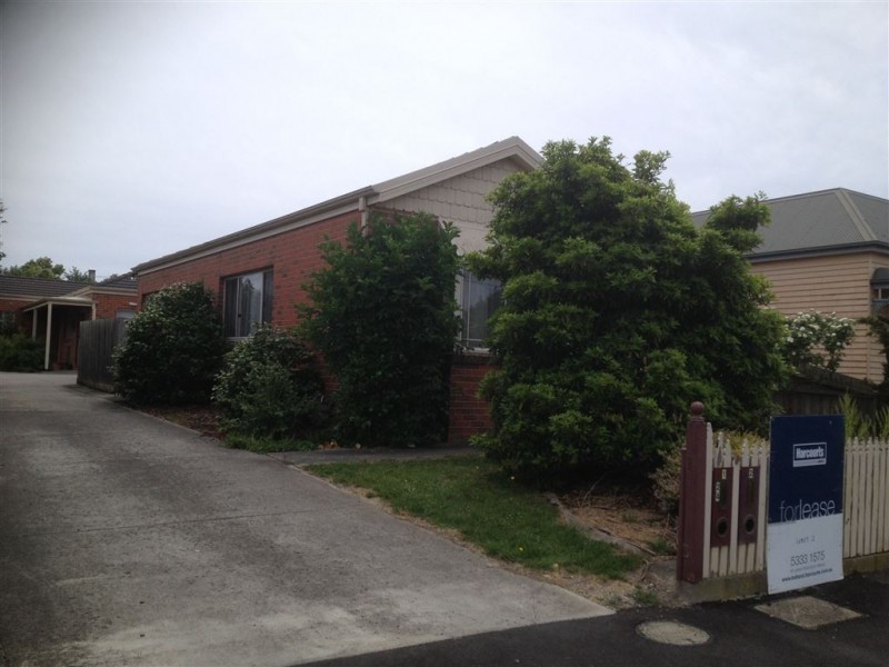 2/24 Queen Victoria Street, Newington VIC 3350