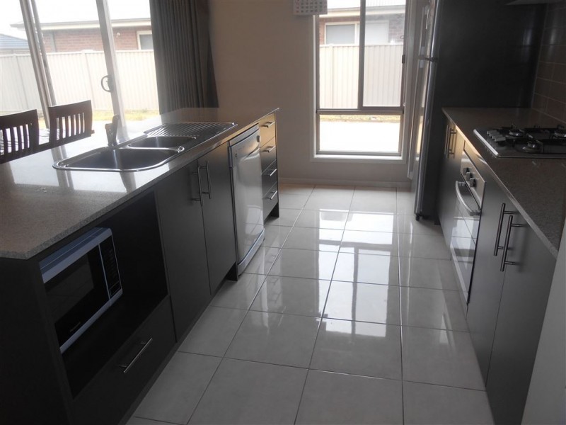 10 Carbine Drive, Alfredton VIC 3350