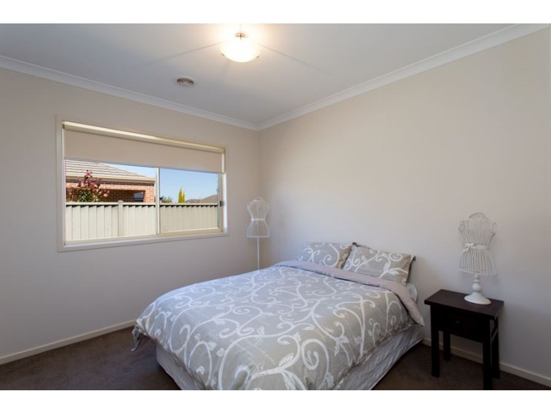 18 Merino Drive, Alfredton VIC 3350