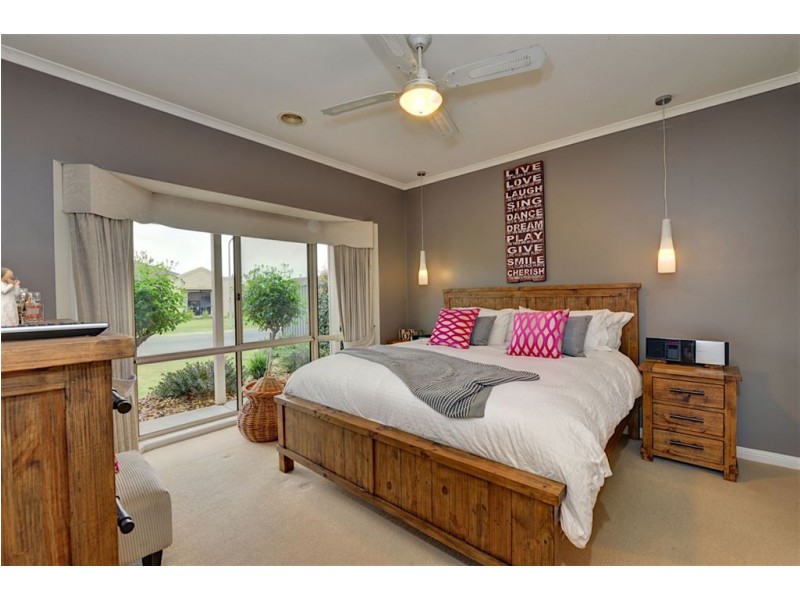 2 Castlebar Close, Invermay Park VIC 3350