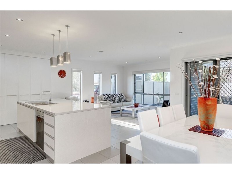 1 Chase Boulevard, Alfredton VIC 3350