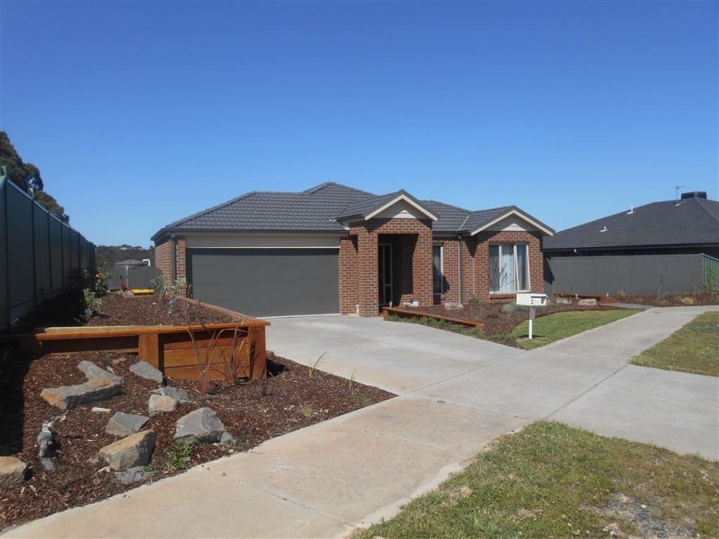 2 Ada Rose Heights, Brown Hill VIC 3350