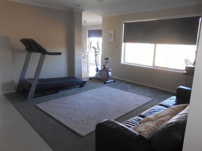 2 Ada Rose Heights, Brown Hill VIC 3350