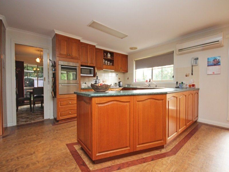 10 The Avenue, Delacombe VIC 3356