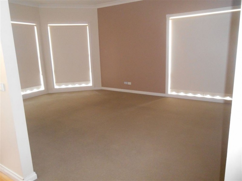 114 Canadian Lakes Boulevard, Canadian VIC 3350