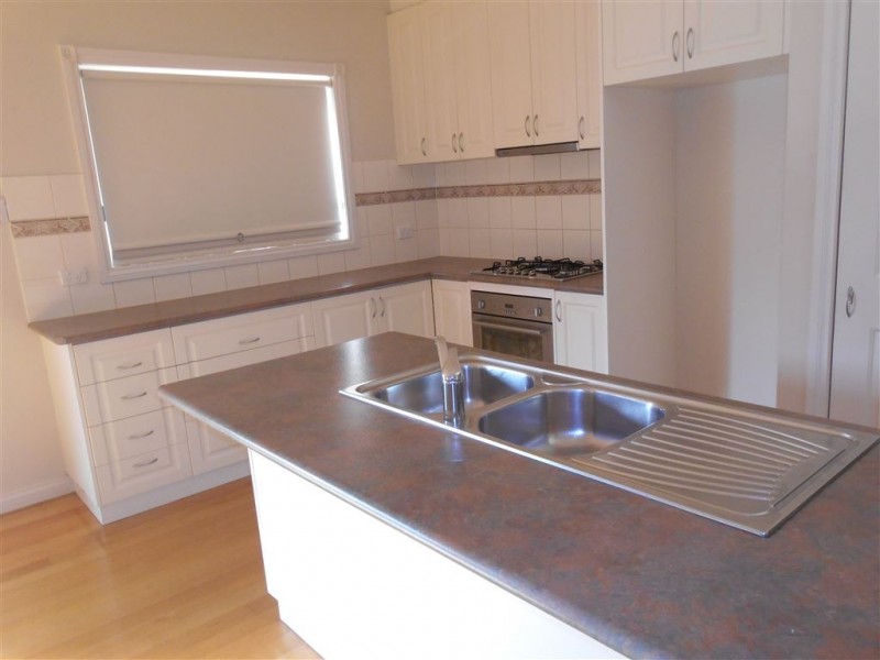 114 Canadian Lakes Boulevard, Canadian VIC 3350