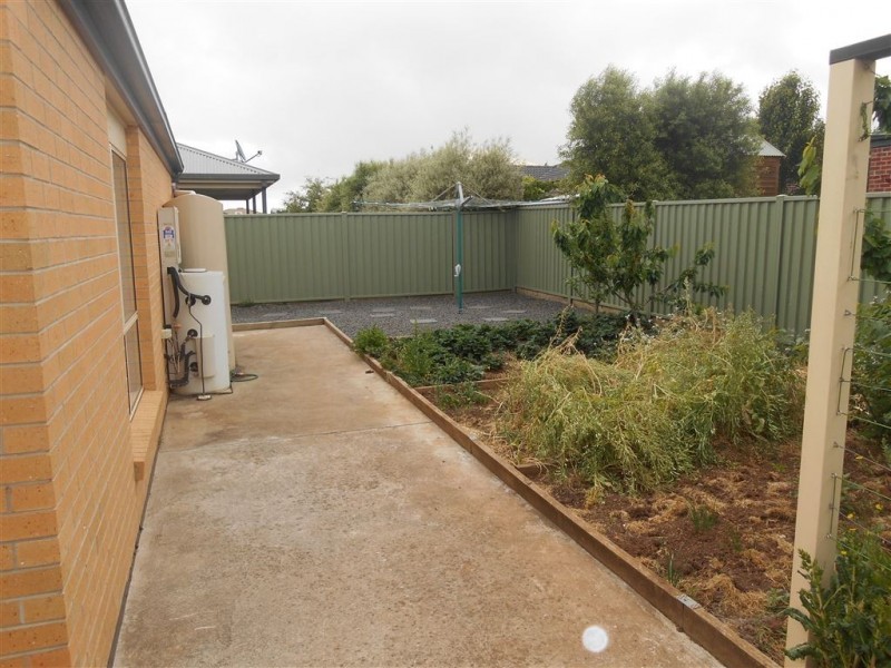 10 Hodge Street, Miners Rest VIC 3352