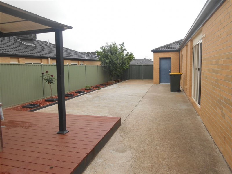 10 Hodge Street, Miners Rest VIC 3352