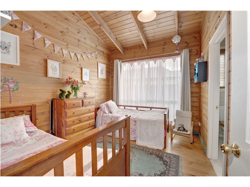 104 Lane Street, Brown Hill VIC 3350