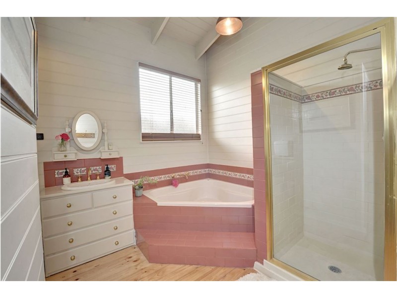 104 Lane Street, Brown Hill VIC 3350