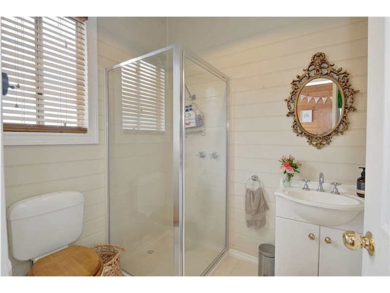 104 Lane Street, Brown Hill VIC 3350