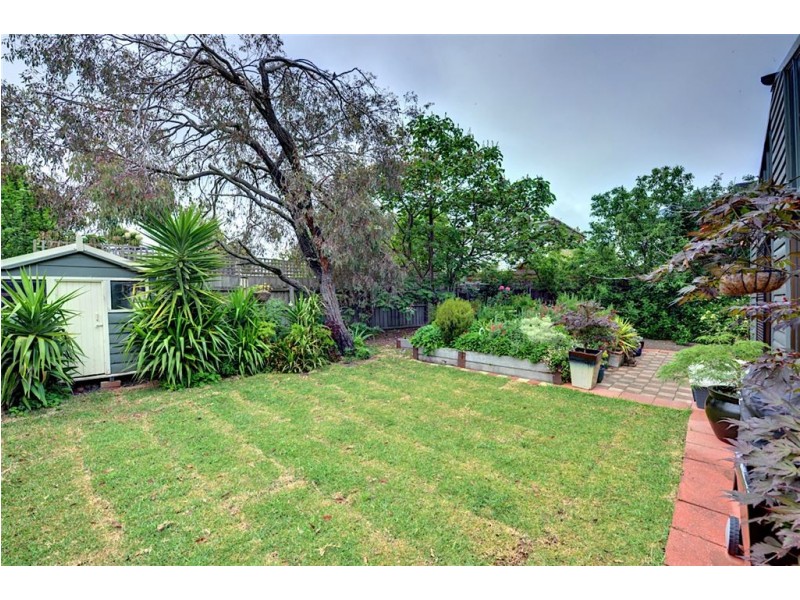 104 Lane Street, Brown Hill VIC 3350