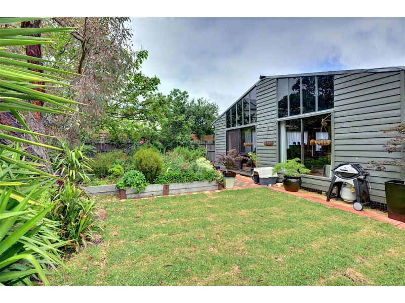 104 Lane Street, Brown Hill VIC 3350