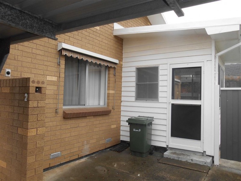 2/10 Lake Street, Lake Wendouree VIC 3350