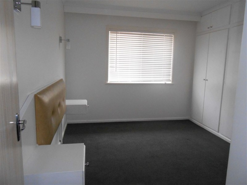 2/10 Lake Street, Lake Wendouree VIC 3350