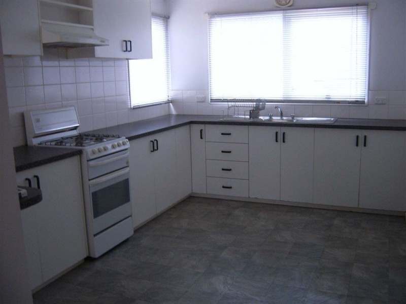 33 Little Clyde Street, Soldiers Hill VIC 3350