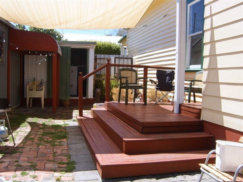 33 Little Clyde Street, Soldiers Hill VIC 3350