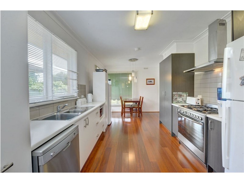 8 Mauger Street, Wendouree VIC 3355